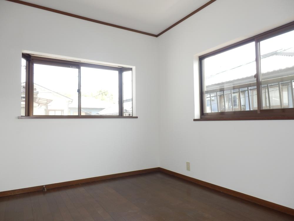 Non-living room. Western style room! 