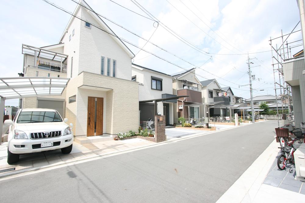 Local photos, including front road. Local (10 May 2013) Shooting