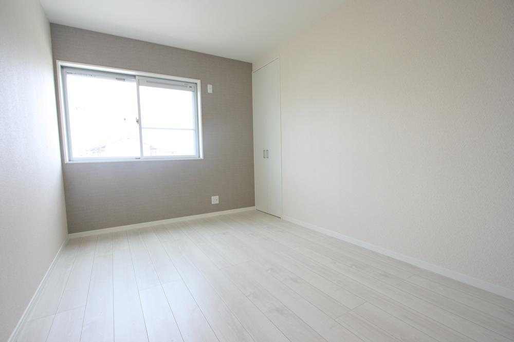 Non-living room. Indoor (12 May 2013) Shooting