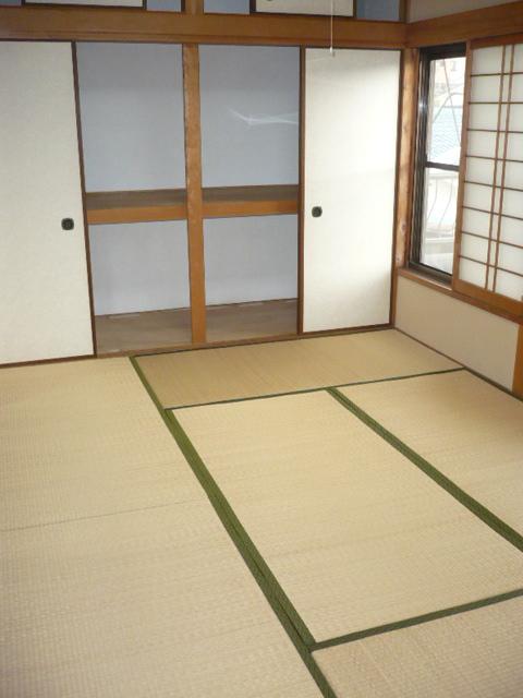 Non-living room. Second floor Japanese-style room