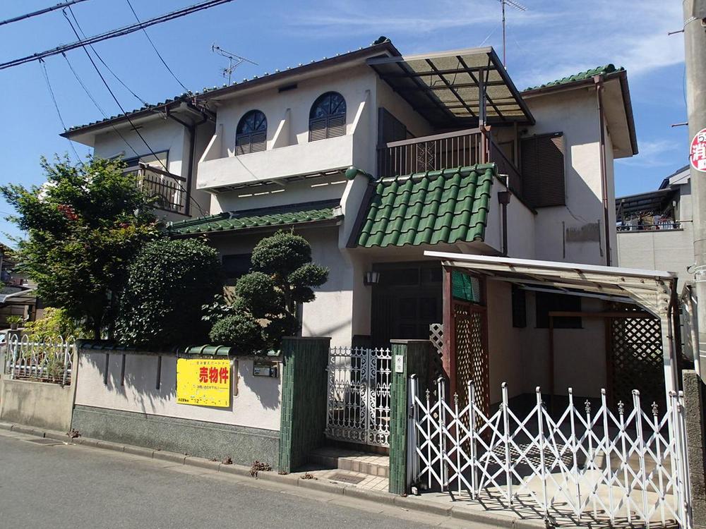 Local appearance photo. Local (09 May 2013) Shooting