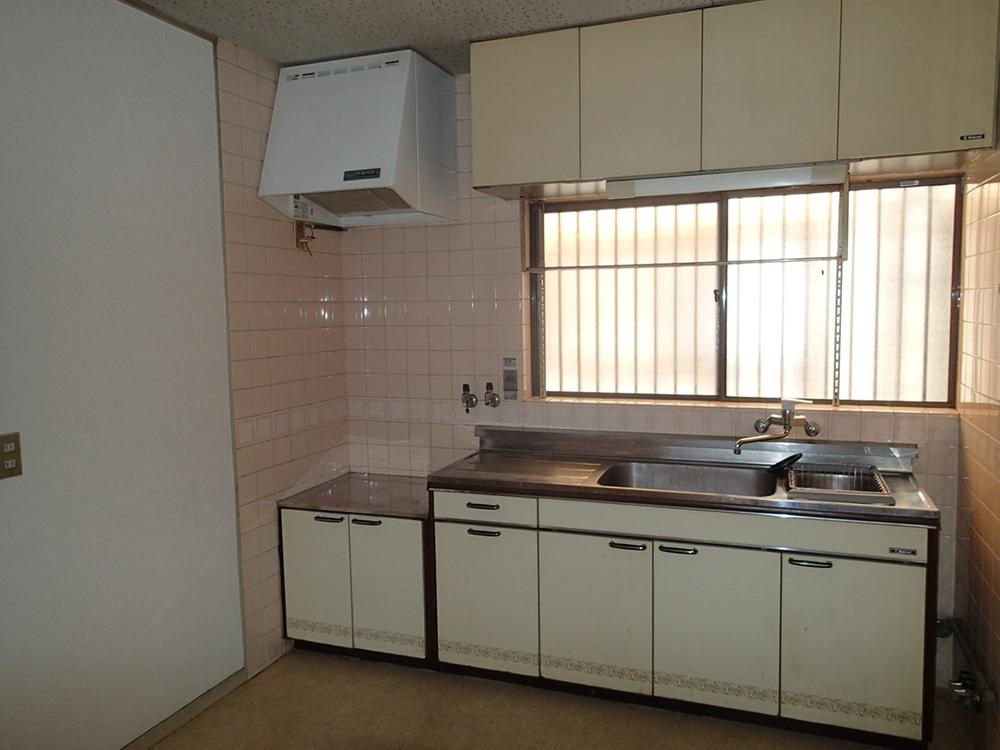 Kitchen. Indoor (09 May 2013) Shooting