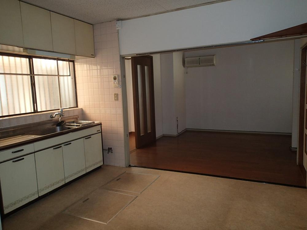 Living. Indoor (09 May 2013) Shooting