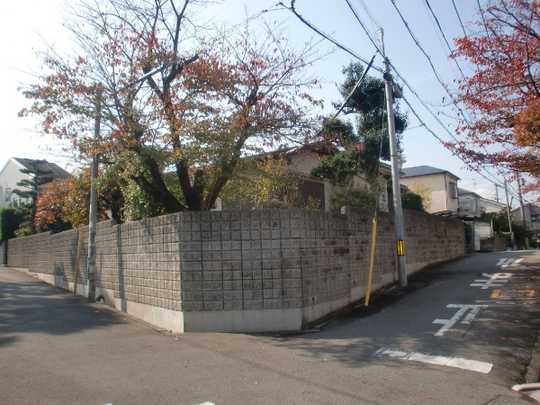 Local appearance photo. Land area is located about 188 square meters. 