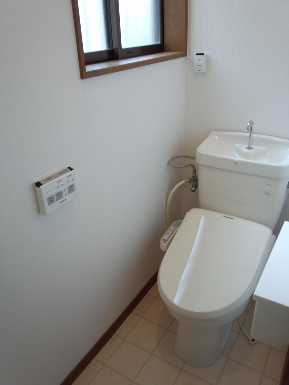 Toilet. Indoor (September 2013) Shooting