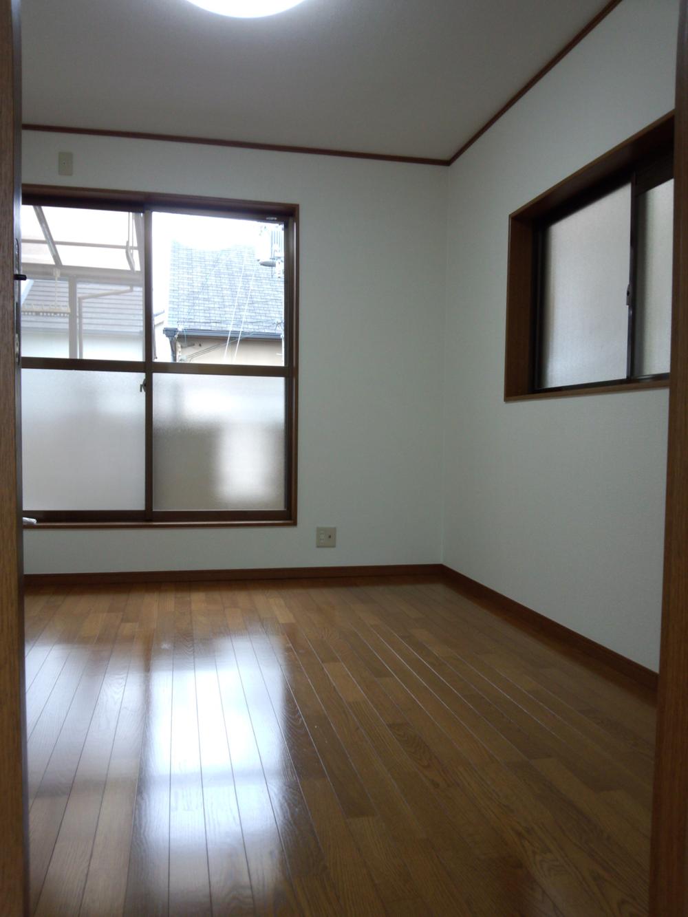 Non-living room. Indoor (September 2013) Shooting