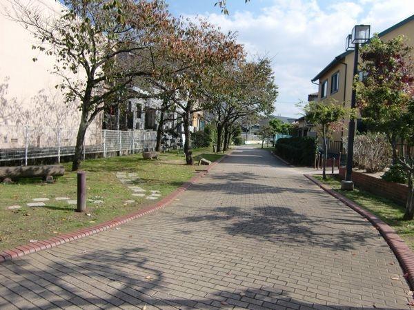 park. 20m to Eganosho