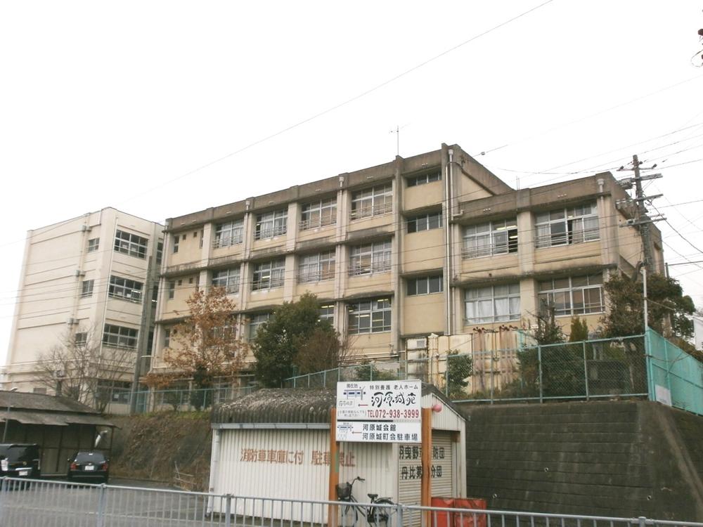 Primary school. Habikino City Tanpi to elementary school 1310m