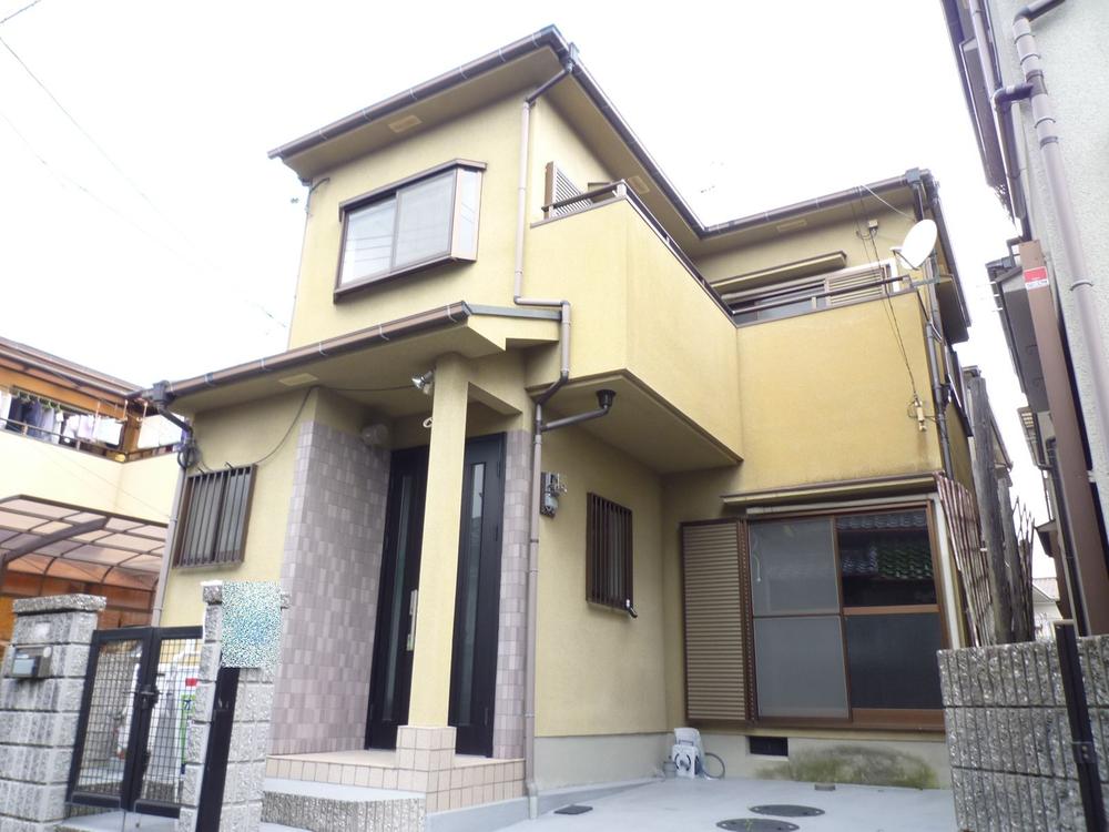 Local appearance photo. 1996 architecture Property