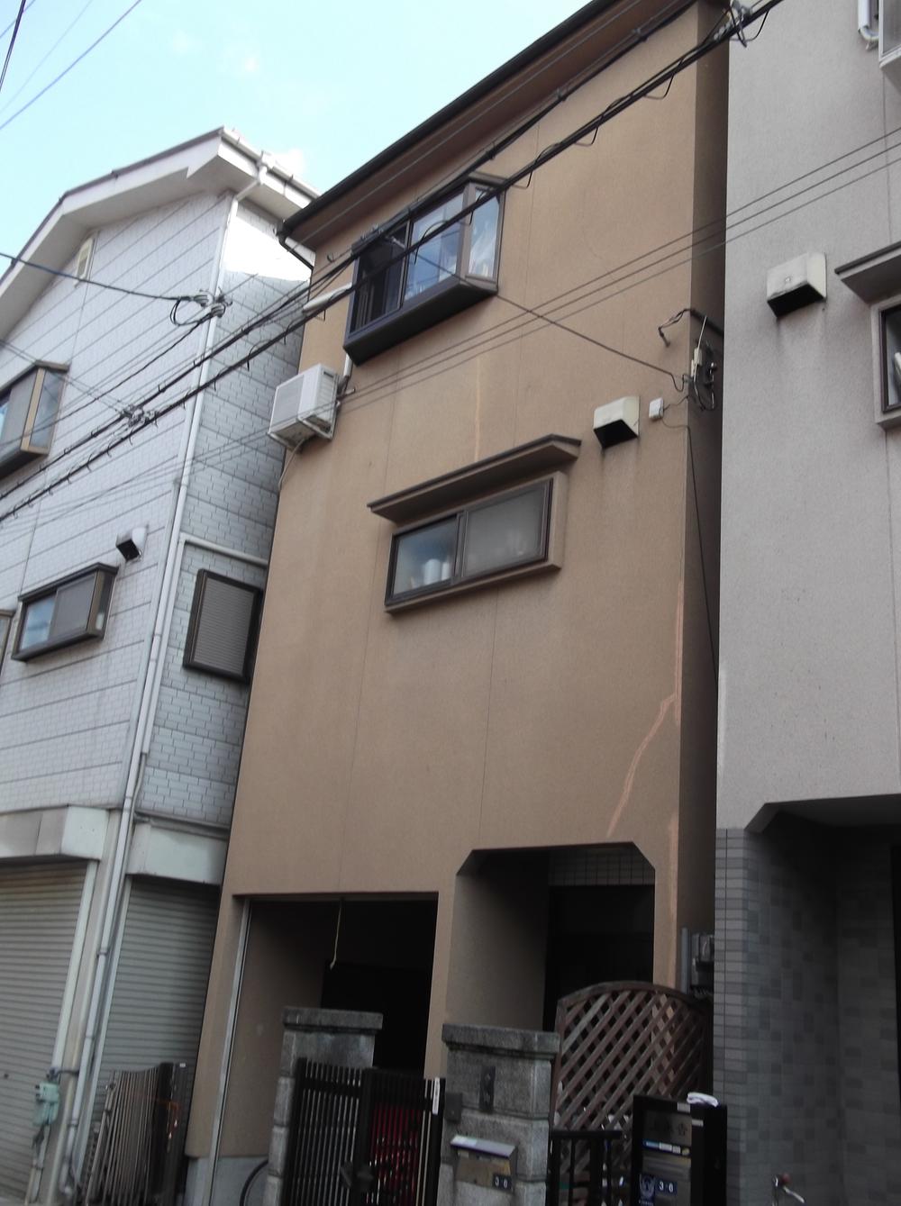 Local appearance photo. Quiet residential area