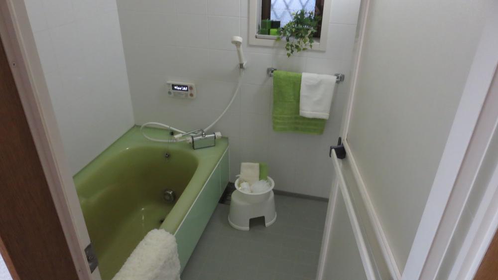 Bathroom. Indoor (12 May 2013) Shooting, Vanity gift! 