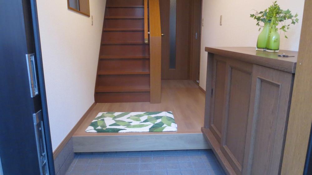 Entrance. Local (12 May 2013) Shooting