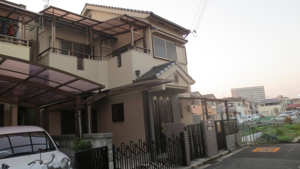 Local photos, including front road. Local (12 May 2013) Shooting