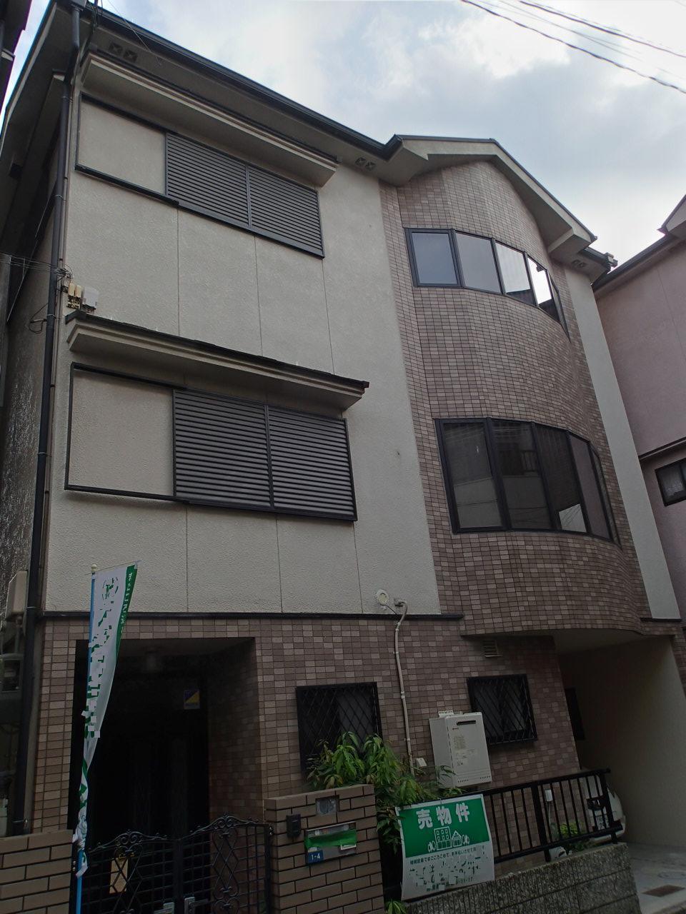 Local appearance photo. Local (07 May 2013) Shooting