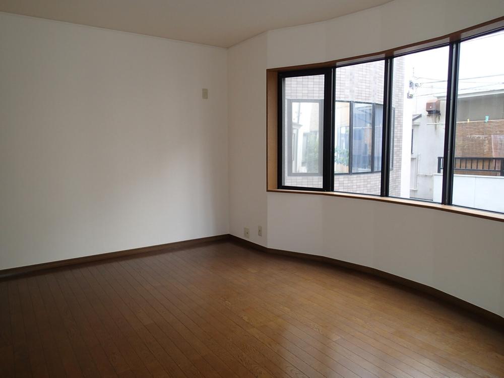 Living. Indoor (07 May 2013) Shooting