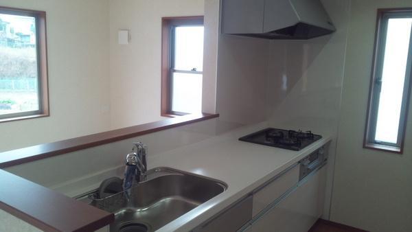 Kitchen. Face-to-face kitchen where you can enjoy a conversation while cooking