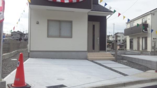 Local photos, including front road