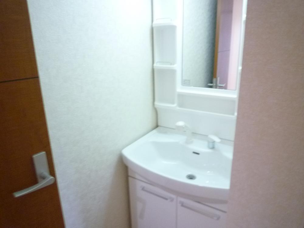 Wash basin, toilet. The company construction cases