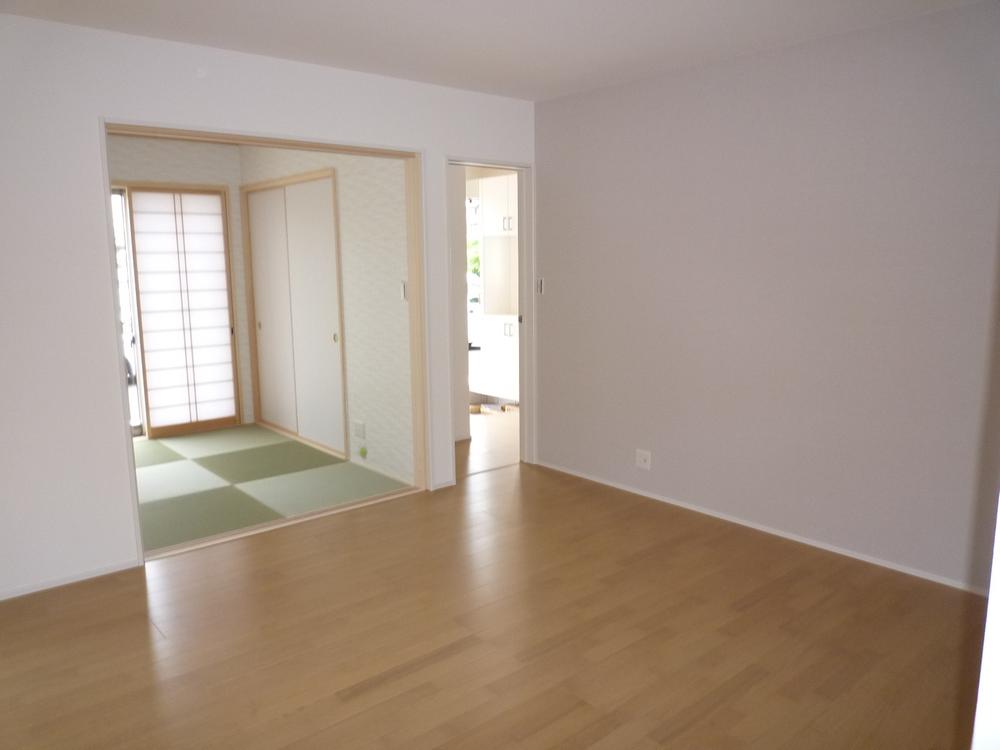 Living. Japanese-style room is next to the living