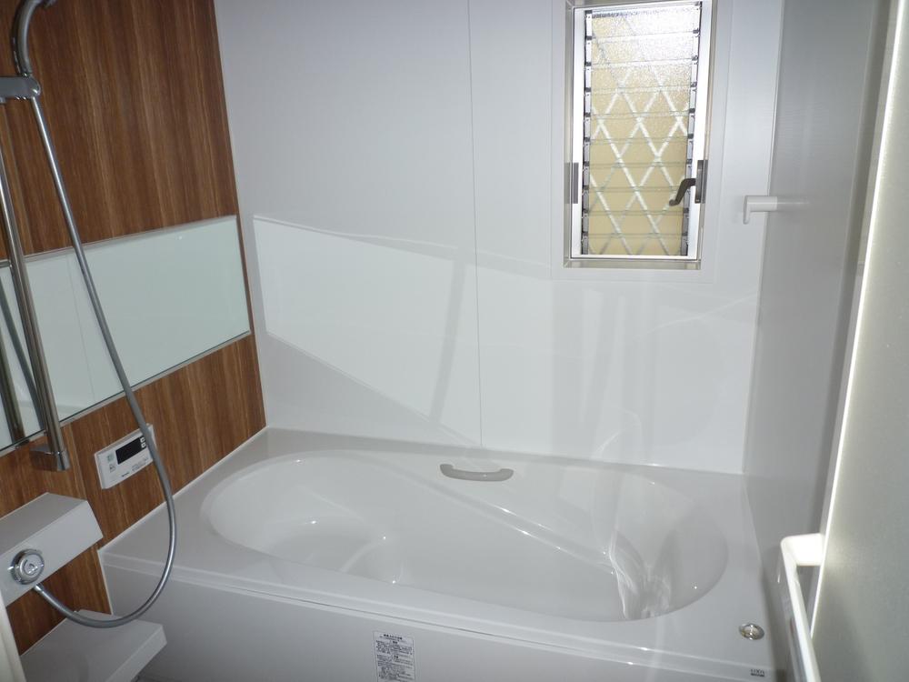 Bathroom. Tub Rikushiru