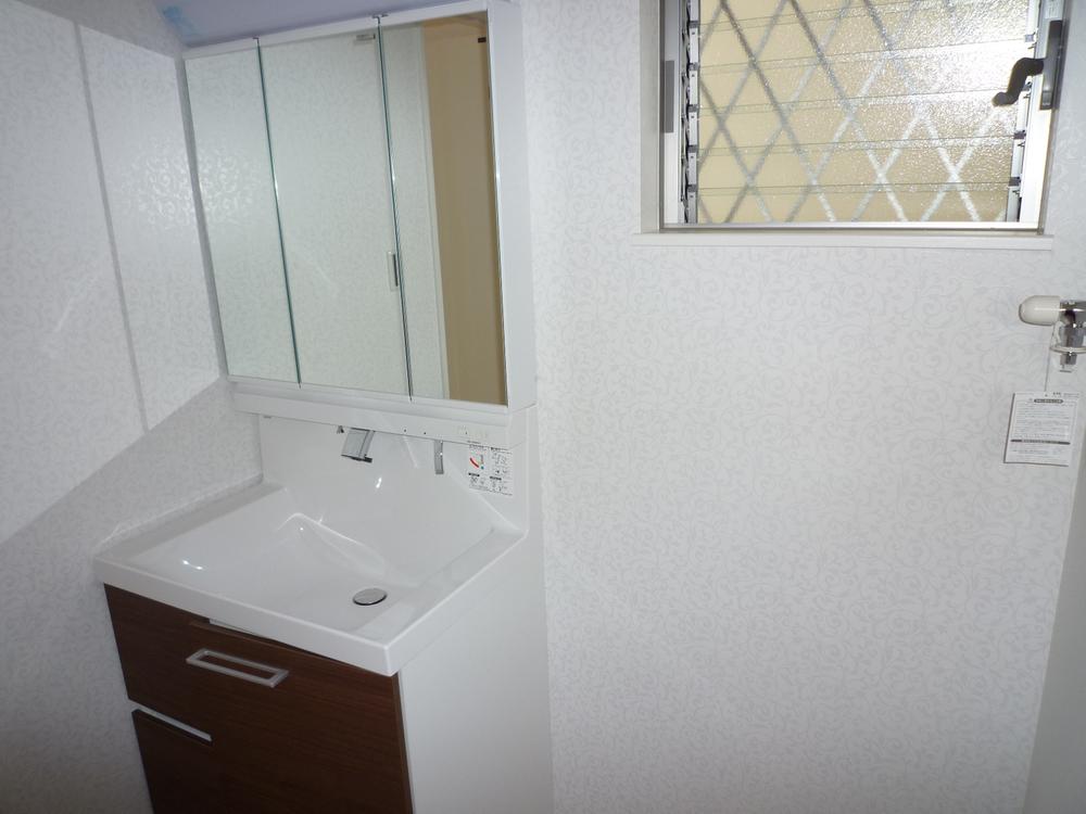 Wash basin, toilet. Washbasin Rikushiru