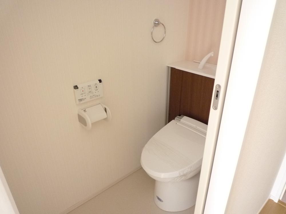 Toilet. Toilet Rikushiru