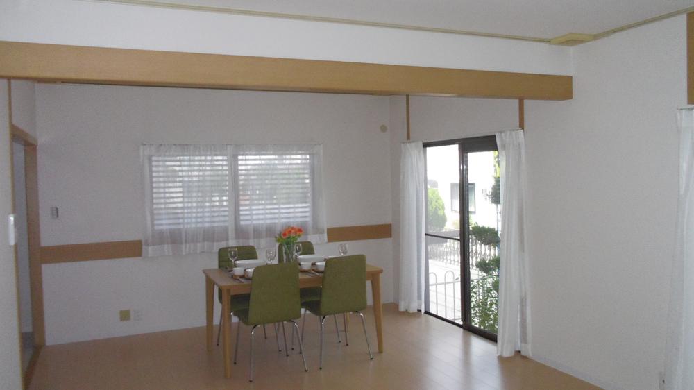 Living. Living will be this atmosphere from the inlet side.