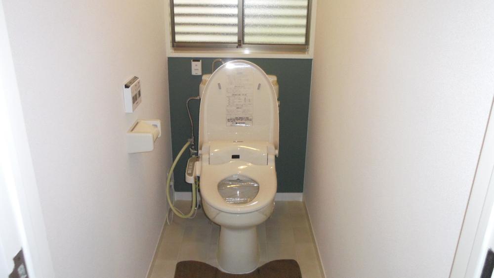 Toilet. Toilet There is also a feeling of cleanliness.