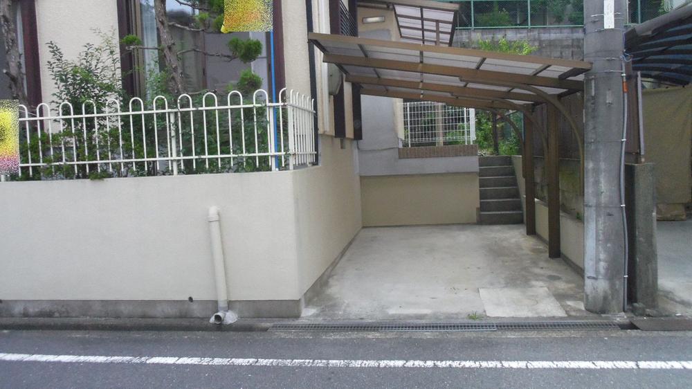 Parking lot. It will be with a car port parking.