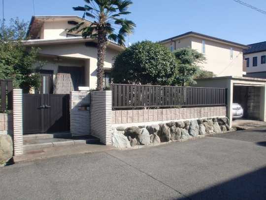 Local appearance photo. Land area is about 69.8 square meters. 