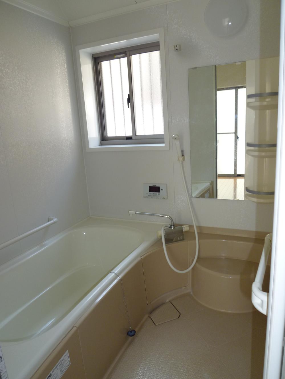 Bathroom. Hitotsubo type Tired of the day wide bath