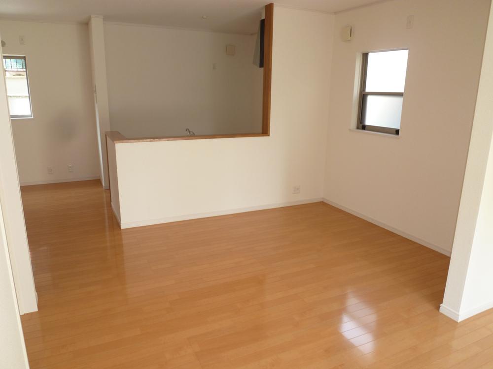 Living. Spacious living 18.5 Pledge