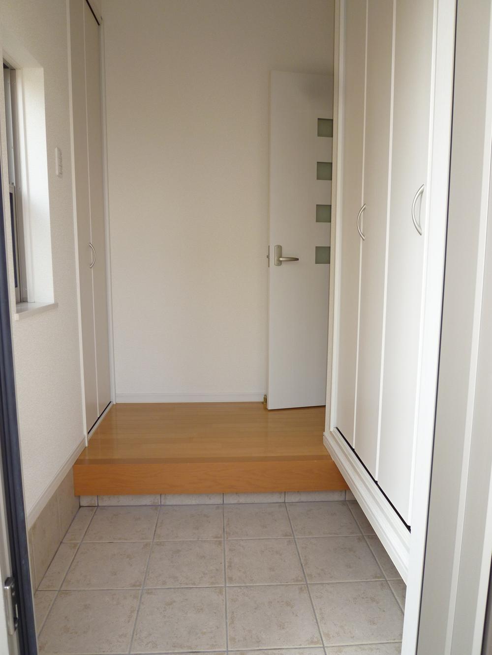 Entrance. Storage full of entrance