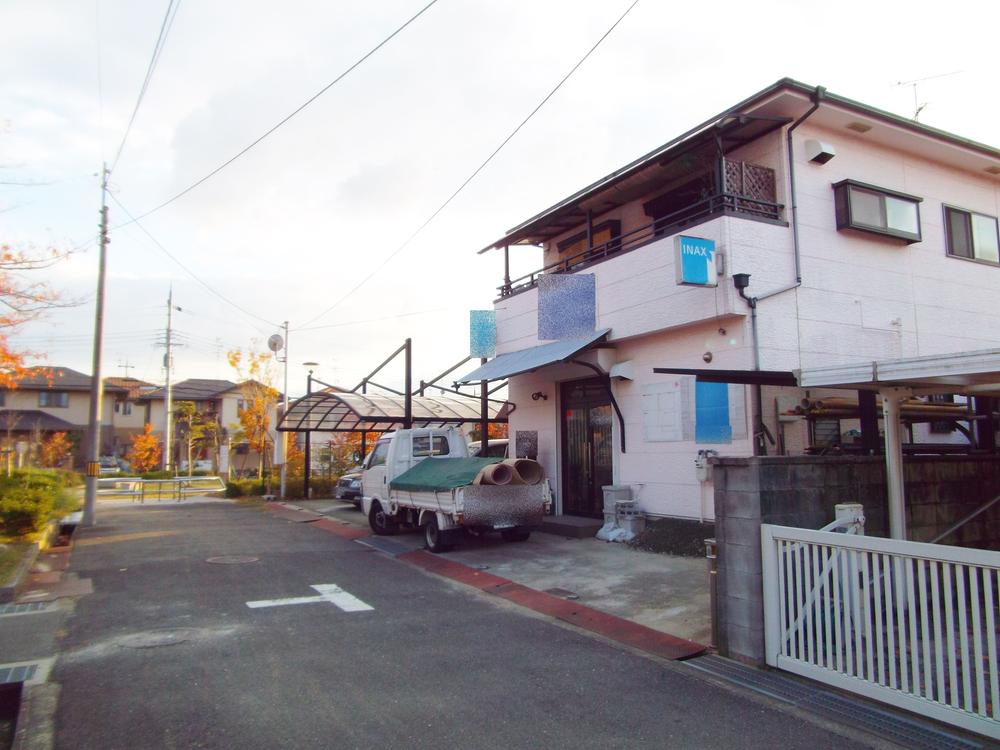 Local photos, including front road. local, Shooting from the north Also spacious and before road. 