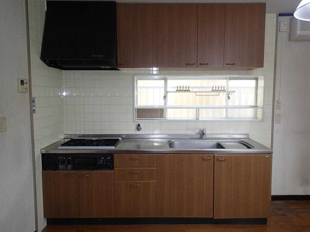 Kitchen. Indoor (06 May 2013) Shooting