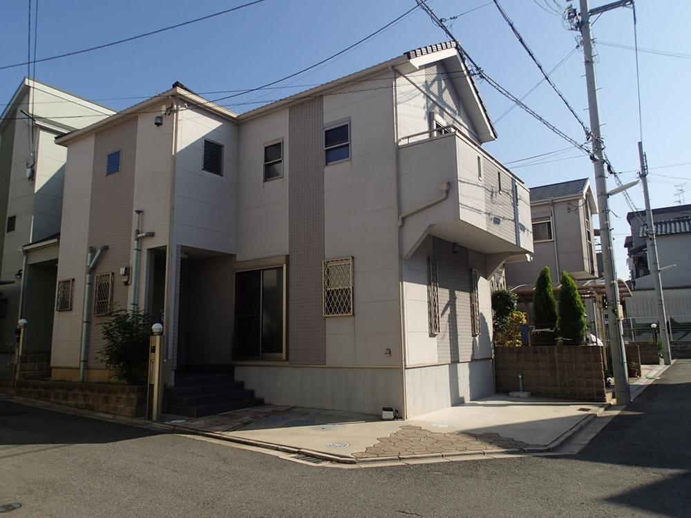 Local appearance photo. Local (10 May 2013) Shooting