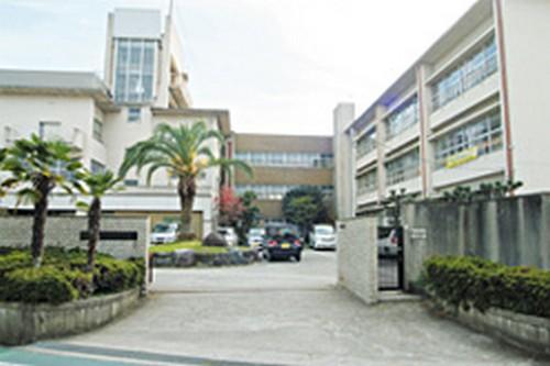 Primary school. Habikino Municipal Home Sweet Home to elementary school 1086m