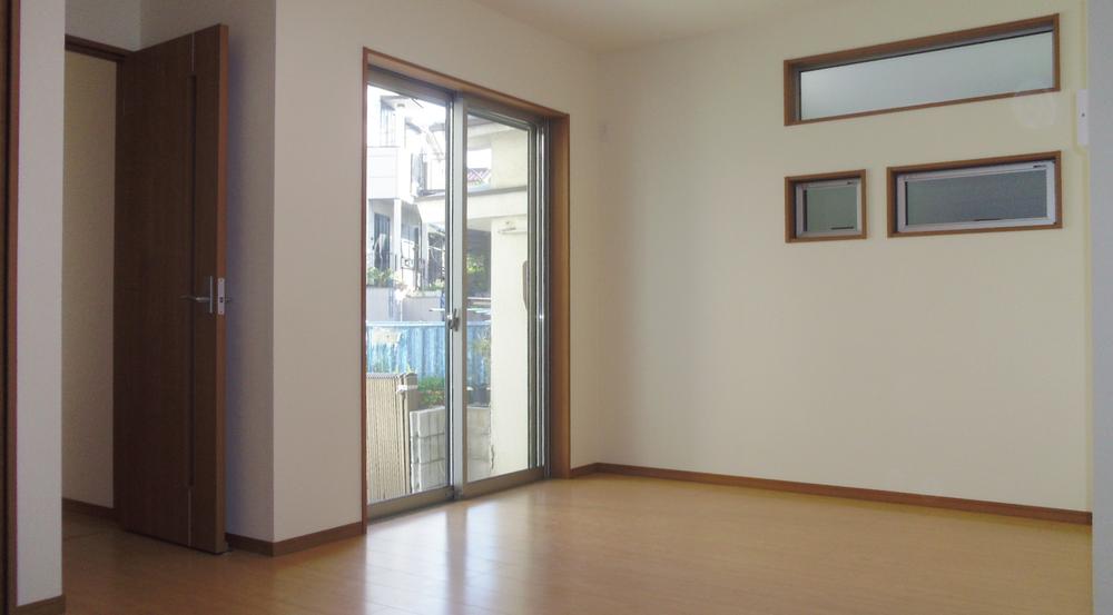 Living. Bright living