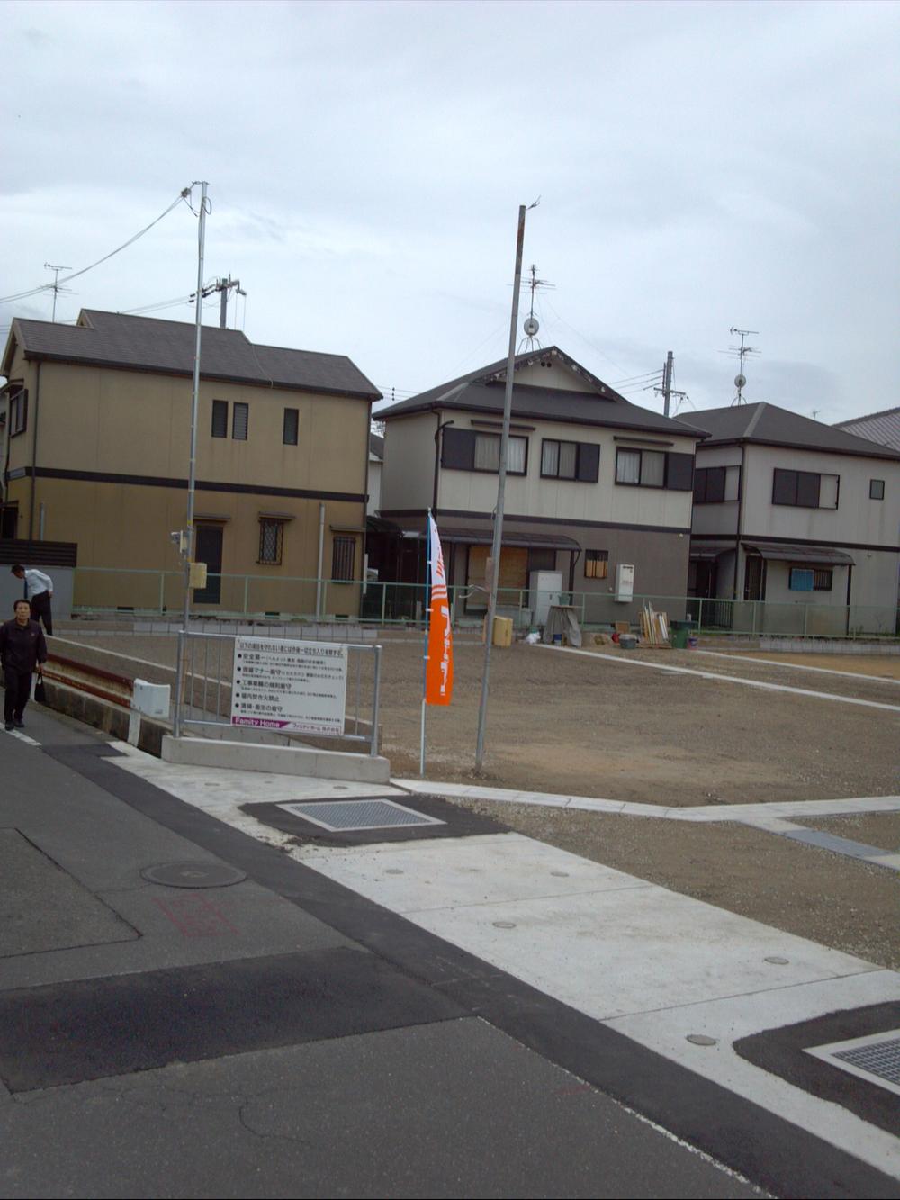 Local photos, including front road. Local front road