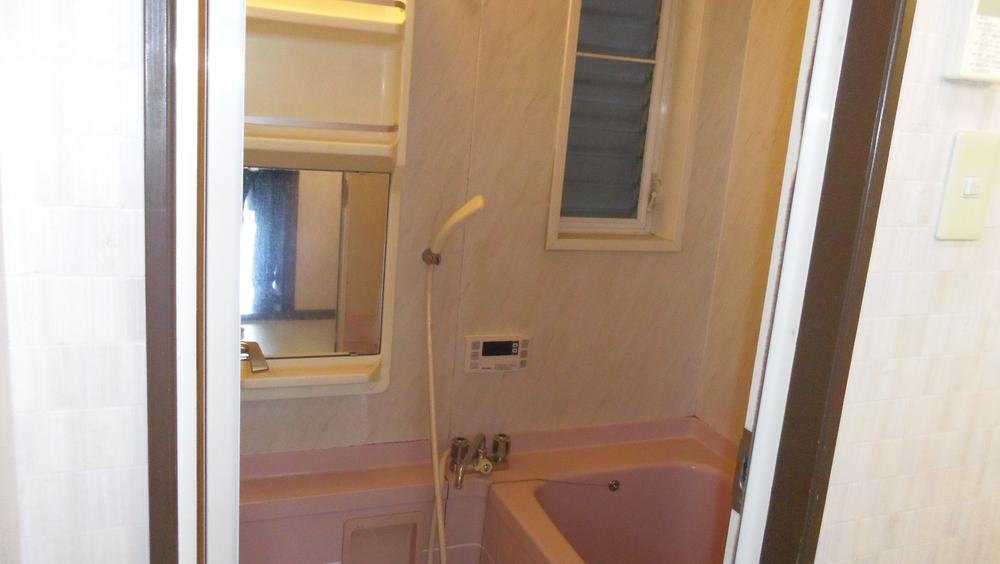 Bathroom. We have become a lovely bathroom using the colors of white and pink. 