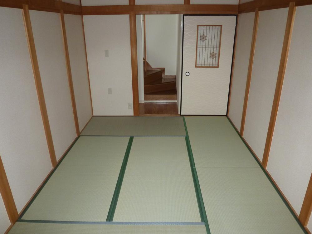 Non-living room. Japanese-style room Tatami all replacement already