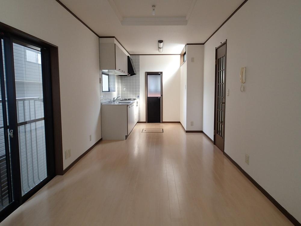 Living. Indoor (07 May 2013) Shooting