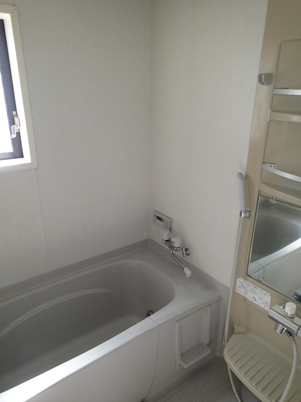 Bathroom. Indoor (07 May 2013) Shooting