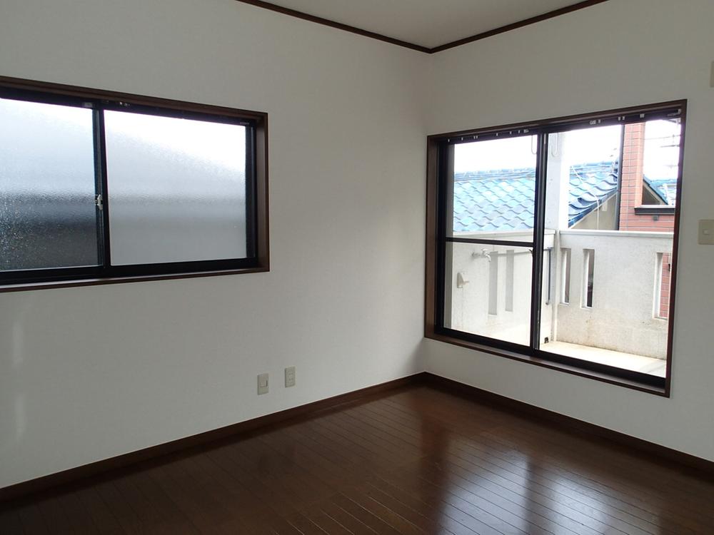 Non-living room. Indoor (07 May 2013) Shooting