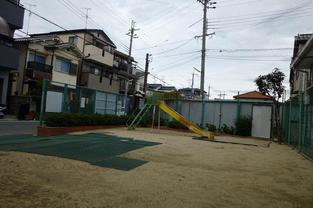 park. 400m to the park