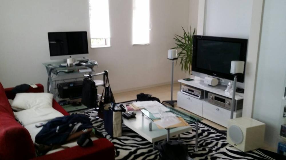 Living. A family reunion dip in the spacious LDK