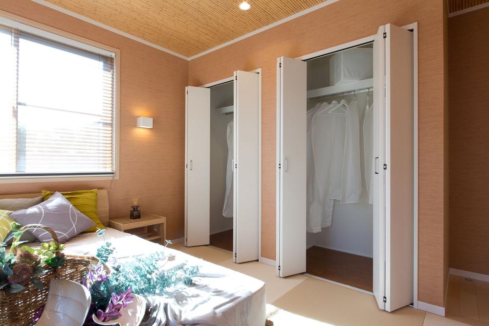 Receipt. Also sufficient storage space of the bedroom. Precisely because it housed to use most, It is both a convenience and appearance.