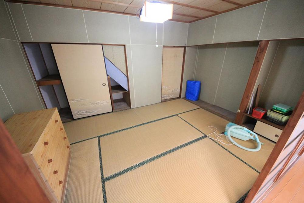 Other introspection. Japanese style room