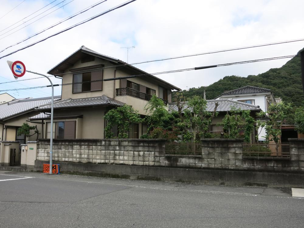 Local appearance photo. Local (10 May 2013) Shooting