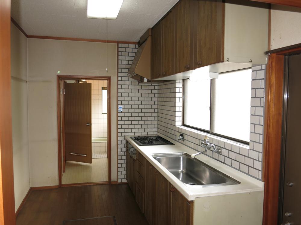 Kitchen. Indoor (10 May 2013) Shooting